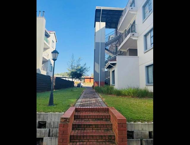 2 BEDROOM PROPERTY TO RENT IN MODDERFONTEIN